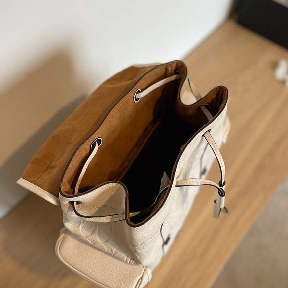 Coach Hitch Backpack in White Signature Leather - Picture 4 of 10